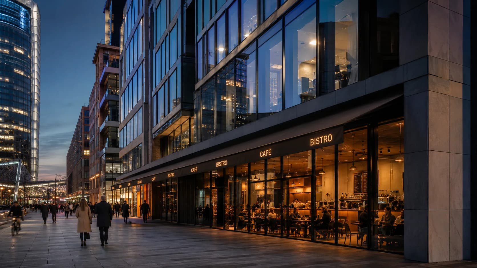Konzeptvisualisierung einer städtischen Café- und Bistrofassade am Abend mit dunklem Markisenvolant und warm leuchtender Beschriftung.